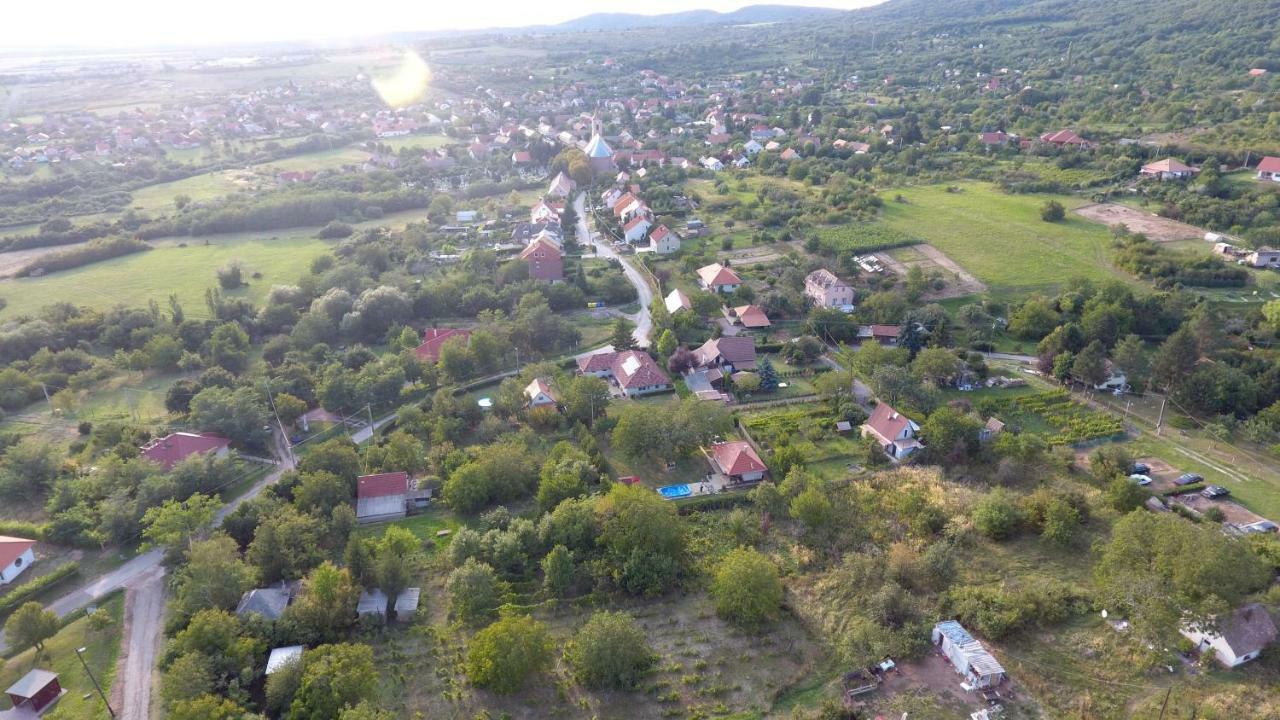 Cseresznyevirag Vendeghazak Kovagoszolos Экстерьер фото